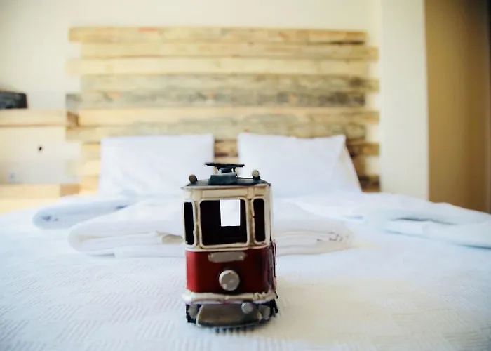 Avlulu Konak * Alacati